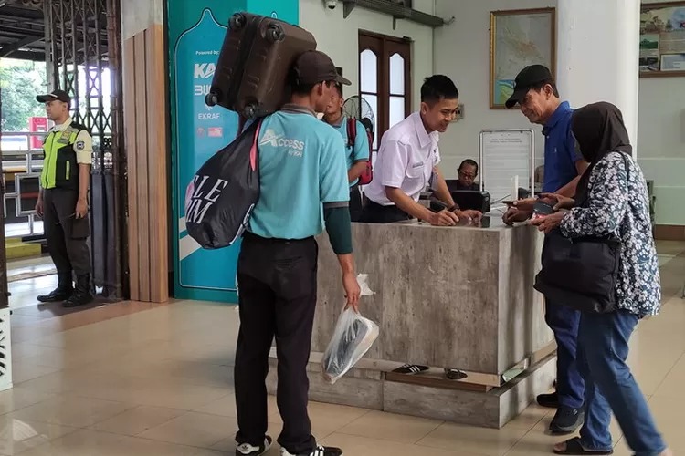 KAI-Daop-3-Cirebon-1
