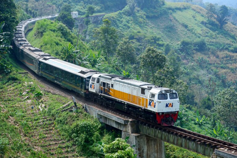 Antusiasme-Wisatawan-Tinggi-Ketapang-hingga-Tanjung-Balai-Jadi-Primadona-Liburan-dengan-Kereta-Api-10
