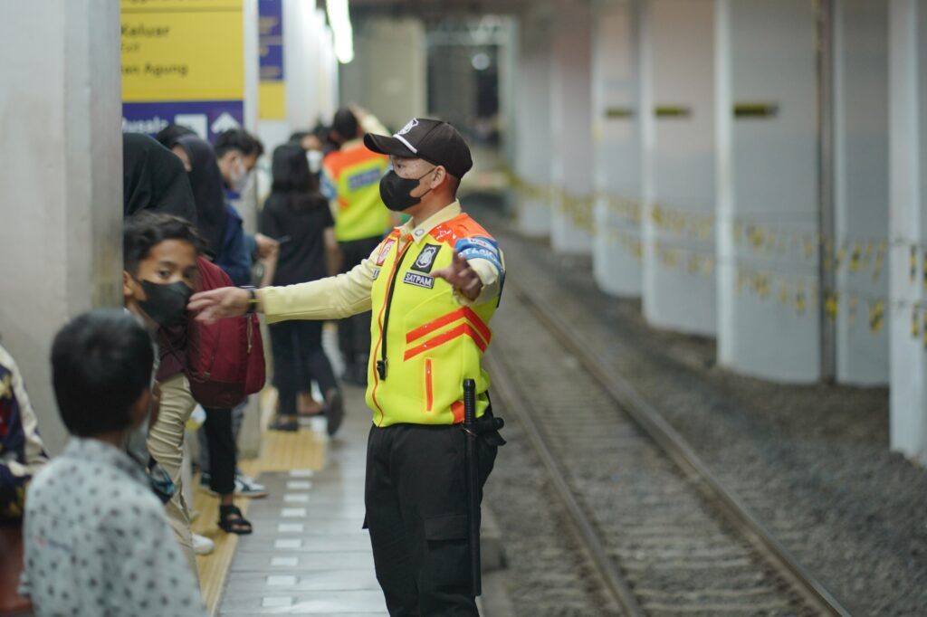 KAI-Commuter-Lakukan-Antisipasi-3-5