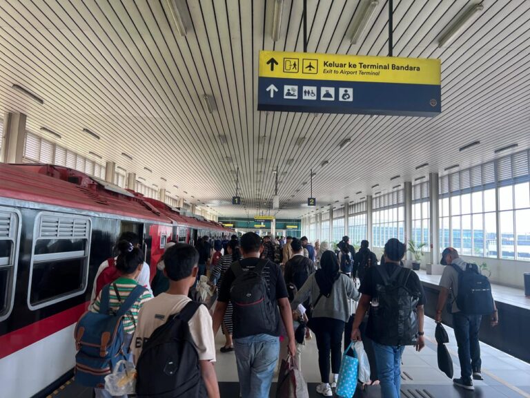 KAI-Group-Kereta-Bandara-1